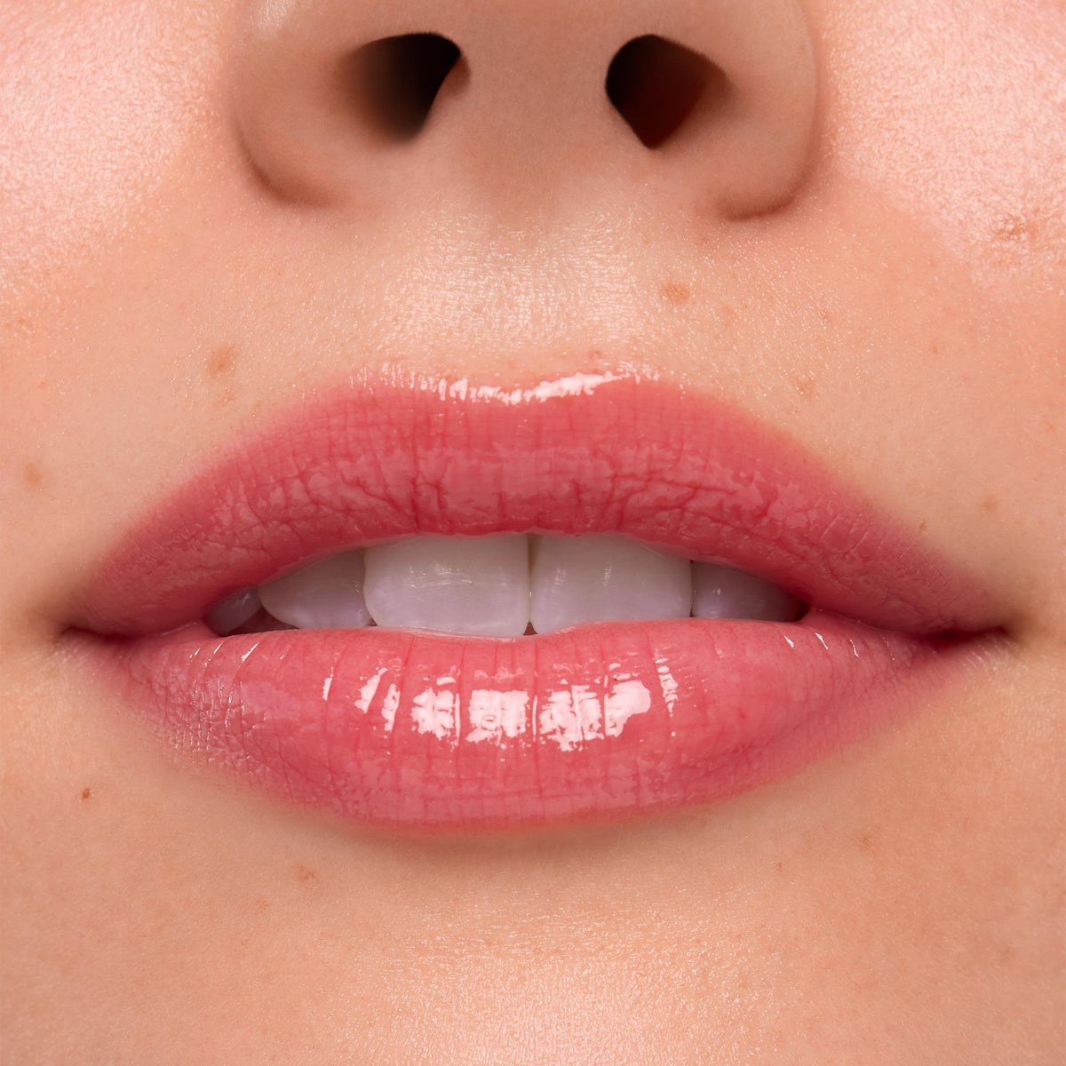 Ultra Glossy Lip Experiment 626