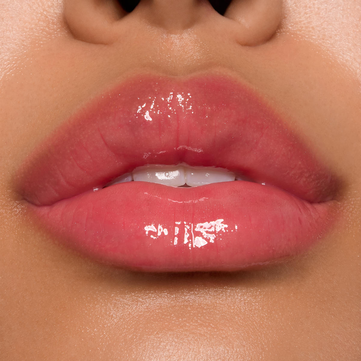 Ultra Glossy Lip Experiment 626