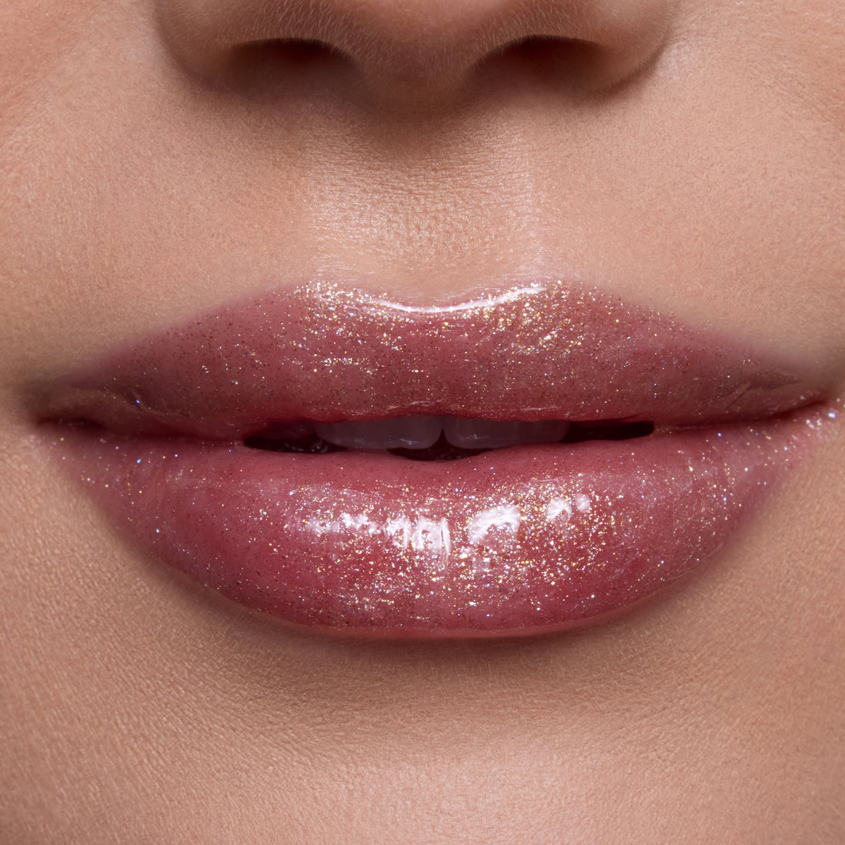 Ultra Glossy Lip Ambitious Tiana