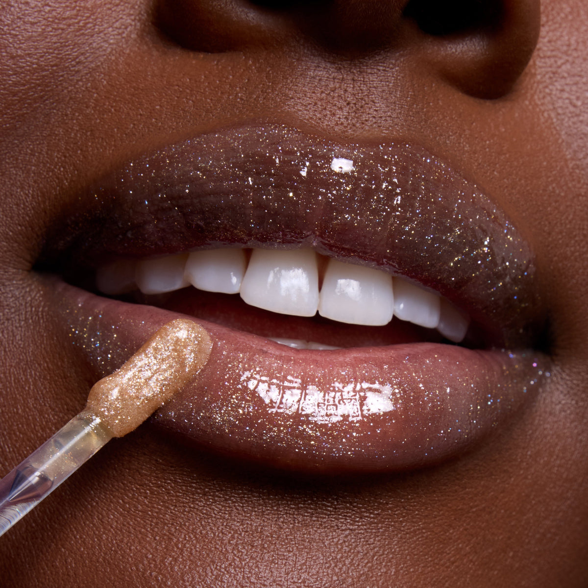 Ultra Glossy Lip Ambitious Tiana