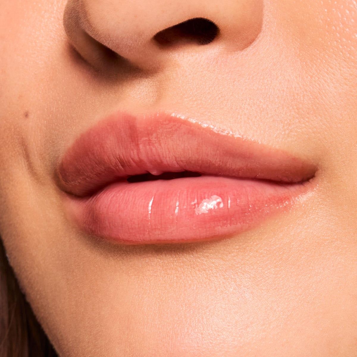 Fresh Kiss Glossy Balm Wild Berry