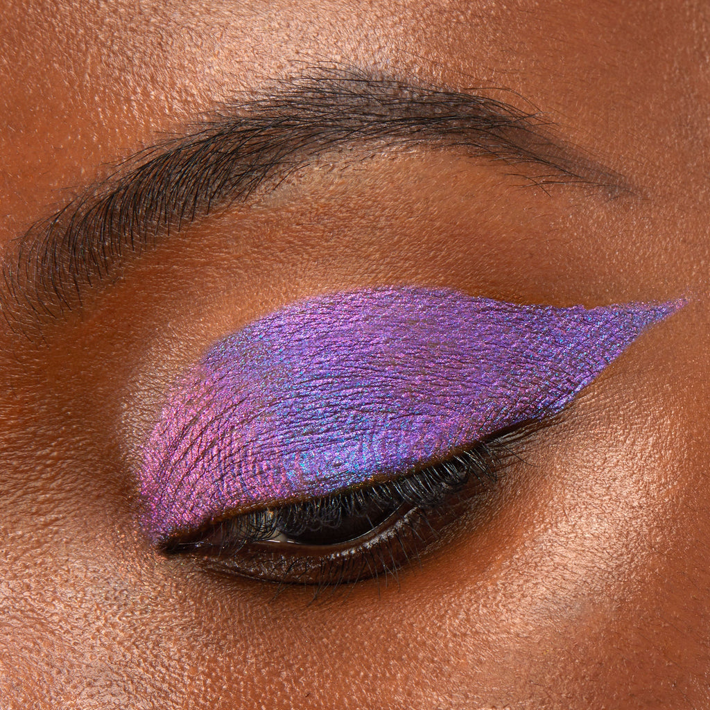 Chrome Liquid Shadow Same Vibe