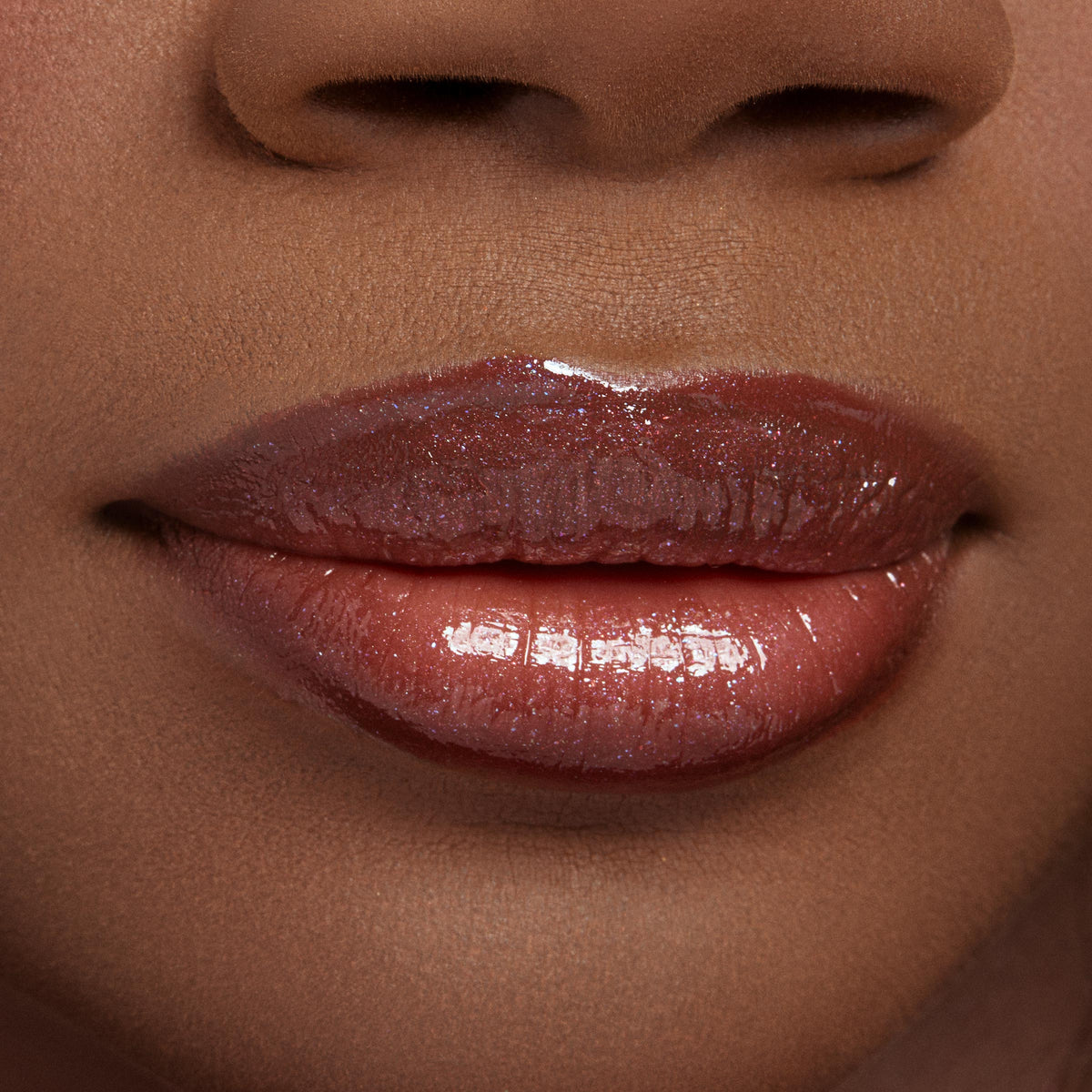Ultra Glossy Lip Buzzin' About
