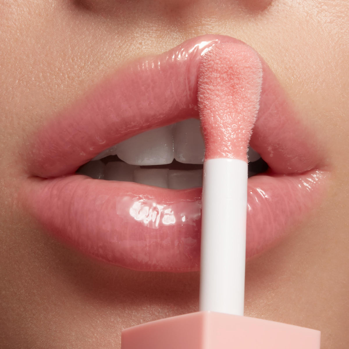 So Juicy Plumping Glossy Lip Oil Baby Panda