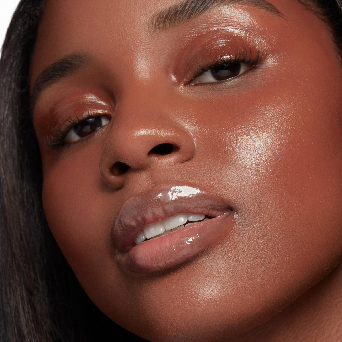 So Juicy Plumping Glossy Lip Oil It’s a Date